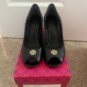 Tory Burch Jolie Peep Toe Wedge Size 8.5